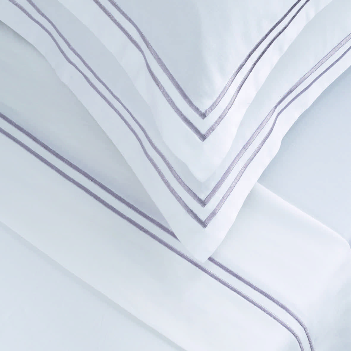 Ensemble de draps satin de coton - Biarritz Grey / Blanc - 230 x 270 cm + 150 x 200 x 30 cm + 2 x (50 x 80 cm) – Image 2