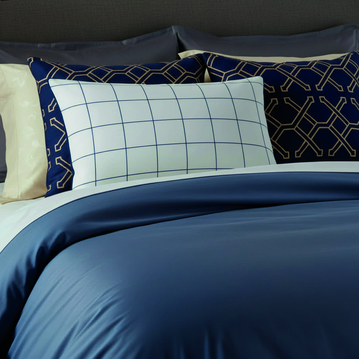 Taie de traversin satin de coton - Simples carreaux Blanc / Blue - 43 x 210 cm – Image 2